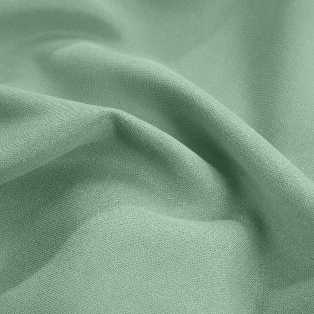 Detail svetlotyrkysovej látky ADORE s drobnou velúrovou štruktúrou v mäkkých vlnách